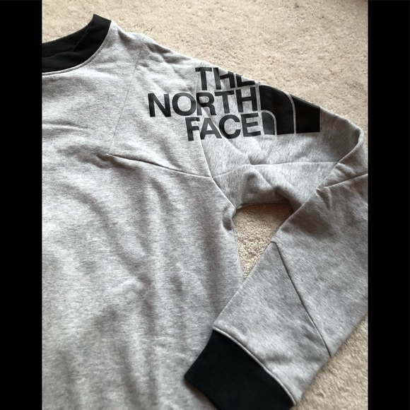 Last ONE! 🆕The North Face Sweatshirt🤍 - Picture 2 of 7
